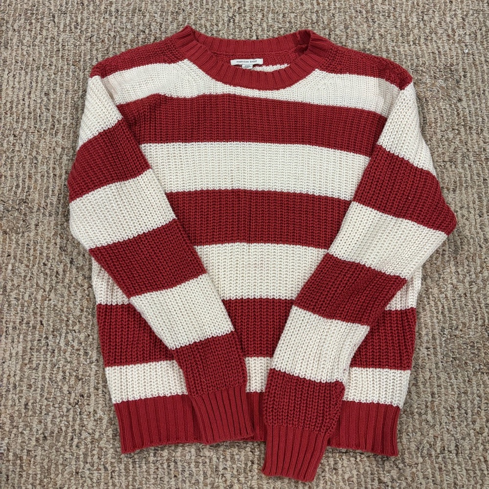 American Eagle Outfitters Red and Cream Knit Sweater Size Medium